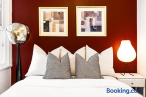 Art Deco Harbour Suite with Private Rooftop - Walk to Circular Quay - Image 4