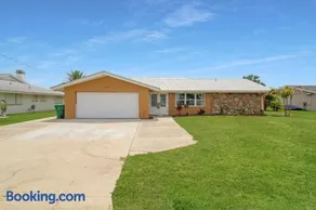 Waterfront Paradise in Punta Gorda The Boat House - Image 5