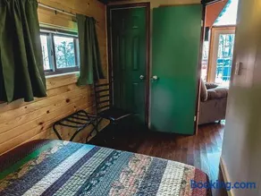 Edgewater Escape, Hocking Hills, Hot Tub, Pond - Image 4