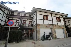 Chalet junto a la Ciudadela de Jaca - Image 2