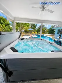 Cape Coral Retreat w Pool & Court - Image 3