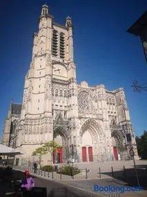 Chez Petit - Image 3