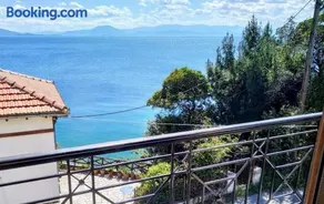 Pelion Seaside Luxury House - Image 3