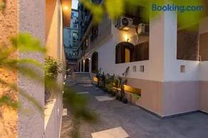 NicheNookStays - Image 1