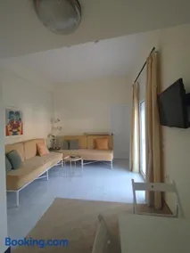 Sunshine Apartment - Image 4