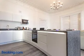 The Windsor Suite - Image 1