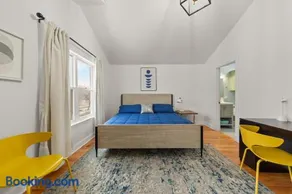 Perfect Location Across from Park & Train Station - Image 3