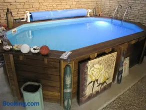 Les Moinillons Piscine toute l'année mini 30 degrés l'hiver - Image 1