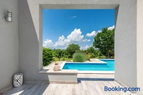 Private Luxury Holiday Home With Pool -Lola - - Image 3