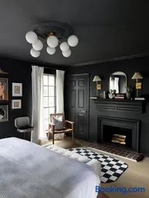 MrNomad Boutique Hotel Parisian Townhouse - Image 1
