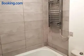 Ardara Town centre 2 Bed Apt - Image 4