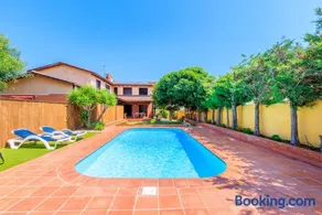 Villa with private pool, bbq and garden - Image 3