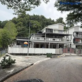 30PAX 7BR Villa with Kids Swimming pool, TV, Pool Table n BBQ near SPICE Arena Penang 9800 SQFT - Image 3