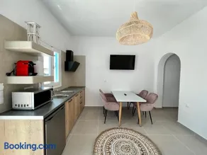 Vlychada Black Beach Suites One Block to Sea & Free-car - Image 3