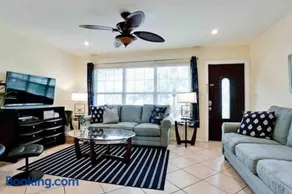 Gorgeous private Pool-Walk to Stunning Beach! os - Image 3