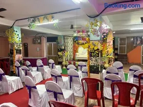 Sadyal Hotel And Restaurant - Image 2