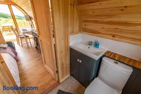 Lawers Luxury Glamping Pet Friendly Pod at Pitilie Pods - Image 5