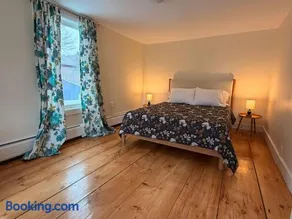 Spacious 4BR Summer Escape Queechy Lake Passes - Image 2