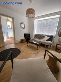 Glen Villa - 3 bedroom house - Stroud town centre - Image 4