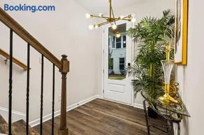 Price Cut, New Lux Home 5 mins to Airport , 15 min to Downtown, 25 min to Buckhead with 3 beds and 3 baths - Image 2