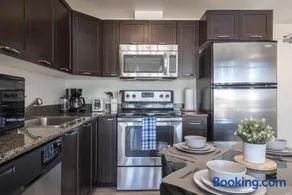 UC Stampede Condo by Train, Hospital, free UG parking & Gym, AC, full kitchen - Image 2