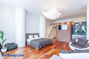 Loft studio with Sauna by URBAN RENT - Image 4