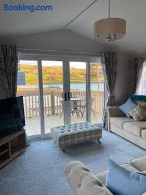 8 lakeview - Image 3