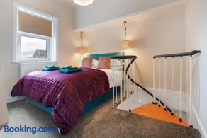 Albert Road Apartments Room 1 - Image 1