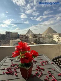 Middle east pyramids veiw &jacuzzi - Image 5