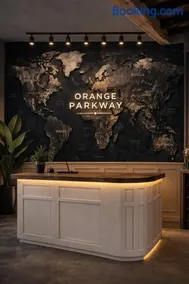 Orange Parkway Hotel - Image 3