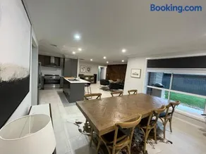 Spacious and Modern Home away from Home - Image 2
