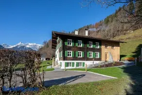 Christians Muntafuner Hus - Image 1