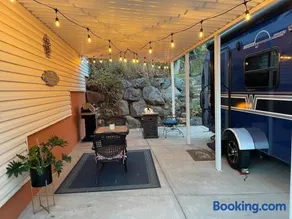 Charming WinnieTrailer with Cozy Private Patio Escape - Image 1