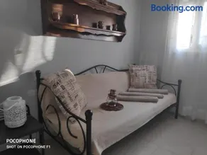 Greca Mare-Traditional Greek Boutique Apt. - Image 1