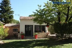 Logis au milieu des pins - Image 1