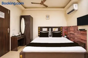 Collection O Sector 5 Ghaziabad Formerly Five Seas - Image 4
