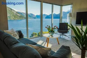 Fjord View Apartment - Image 5