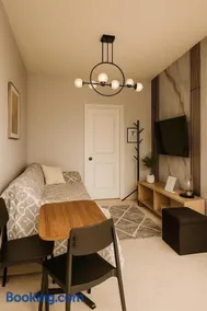 Vellore's Ritz and Rest House - Prime Location, 5 minutes away to Wonderland, 1 min away to Walmart and restaurants - Image 2
