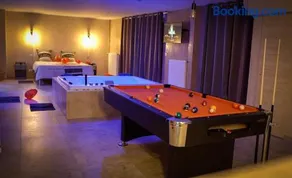 LE LOFT A BULLES (85m2 Jacuzzi Hammam Billiard Bar Douche Sauna) - Image 2
