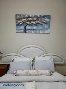 KROKOS HOUSE - Image 4