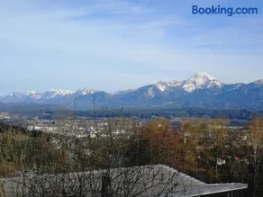 Haus mit Traumhaften Ausblick - Image 1