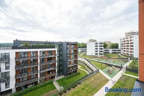 Central Luxe Apartment - Image 3