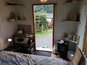 Stybeck Farm Shephards Hut - Image 3