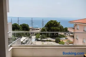 The Golden Apartments with terrace - Image 1