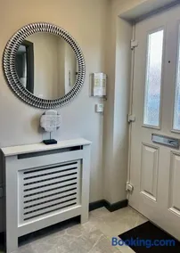 Ultra Modern large 4 bed executive home Durham - Image 3