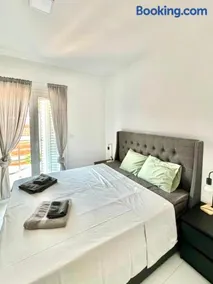 Seafront Residences Loutra Elenis - Image 5