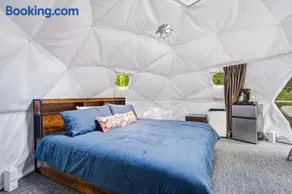 Pleasant River Glamping Dome 3 King bed - Image 3