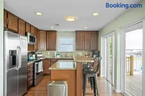 Galveston Bay Front Home with Private Pool and Pier - Image 3