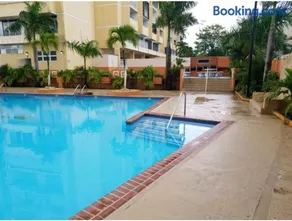 Beautiful remodeled condominiun with an impecable view to the beach and city avenues walk distance to the beach - Image 2