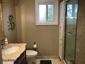 Comfort Stays near Toronto Airport - Image 2